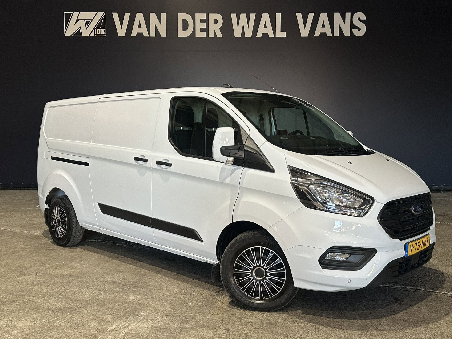 Ford Transit Custom 2.0 TDCI 131pk L2H1 Euro6 Airco | LED | Apple Carplay | Cruisecontrol | 2800kg Trekhaak