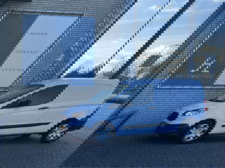 Foto van Ford Transit Courier