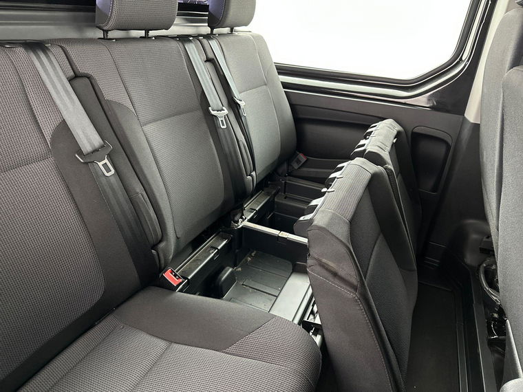Nissan NV300
