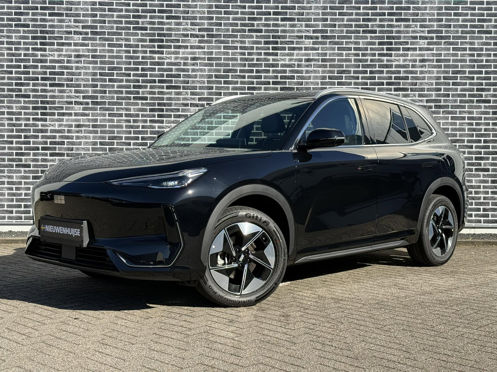 Foto van Geely E5