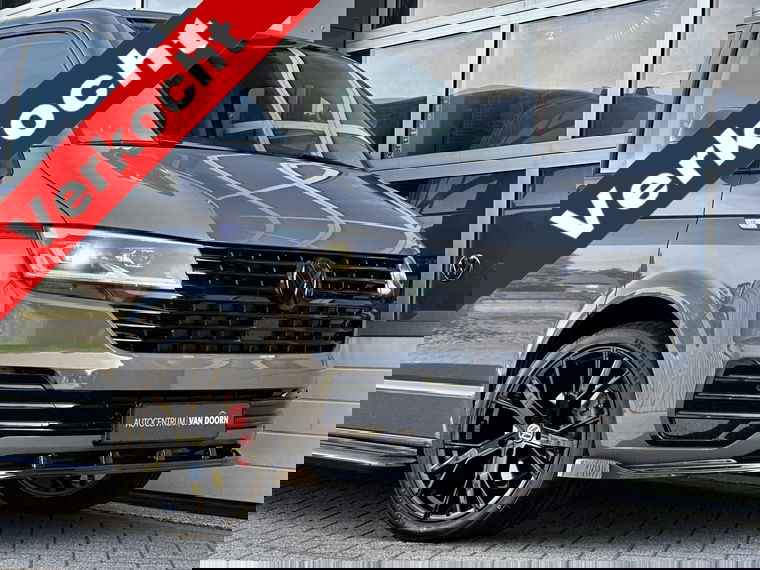 Foto van Volkswagen Transporter T6.1 | 2.0 TDI 150pk | DSG | Lang | Black Edition | Camera | LED | Cruise Controle |