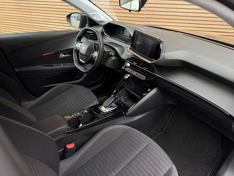 Peugeot e-208