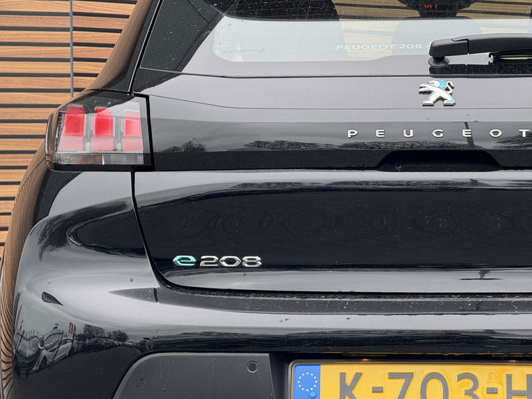 Peugeot e-208