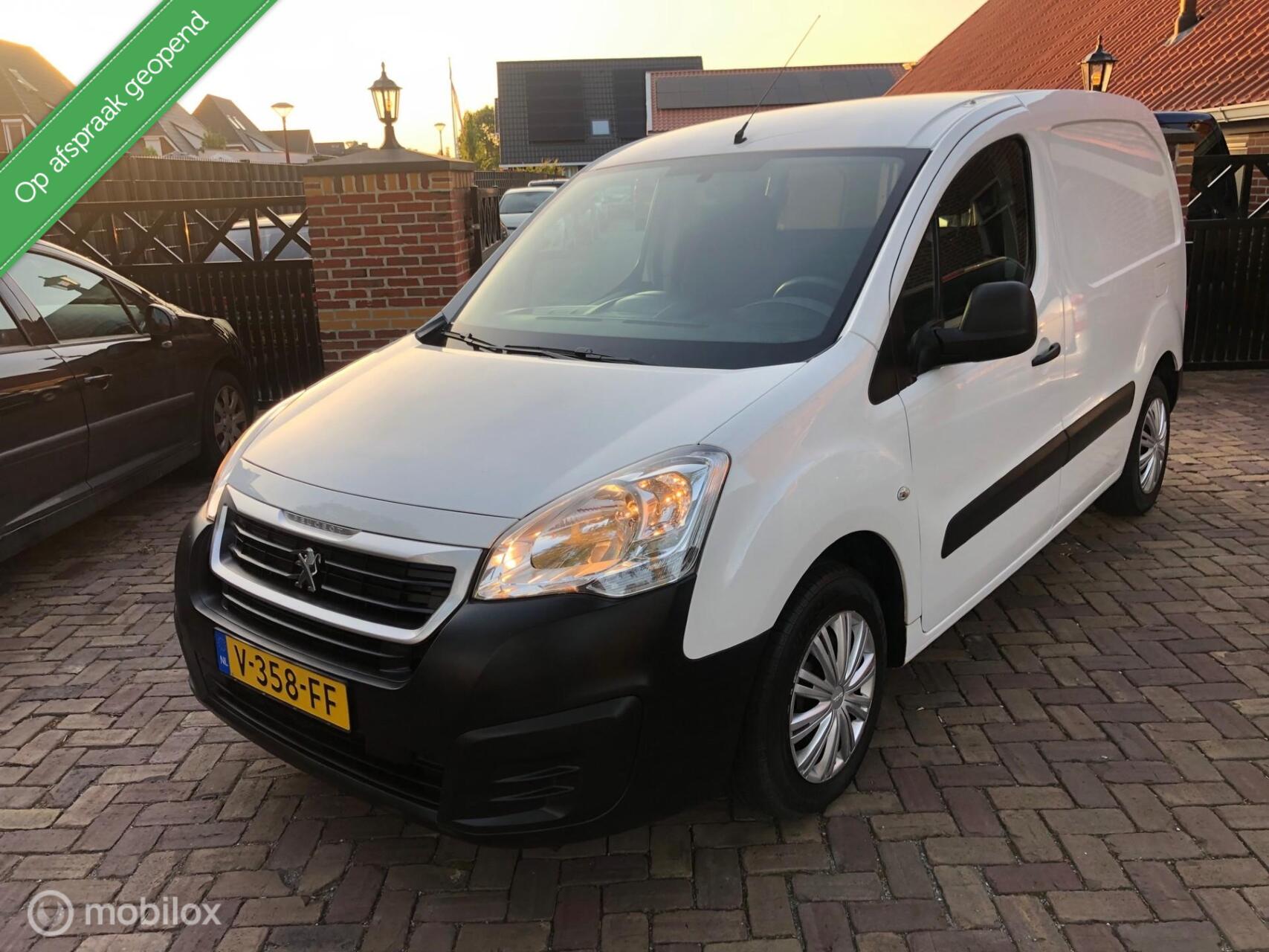 Foto van Peugeot Partner