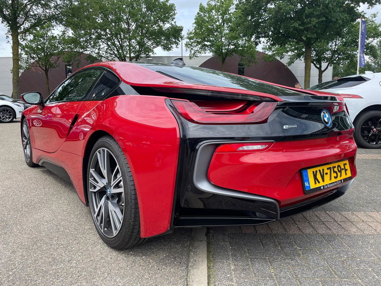 BMW i8