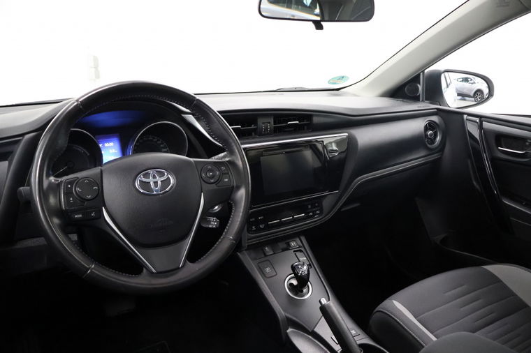 Toyota Auris Touring Sports