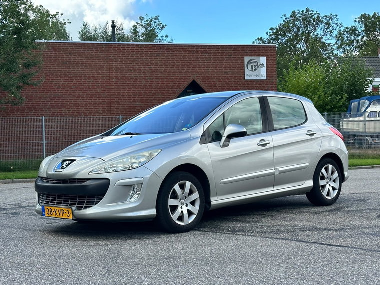 Peugeot 308 foto 1