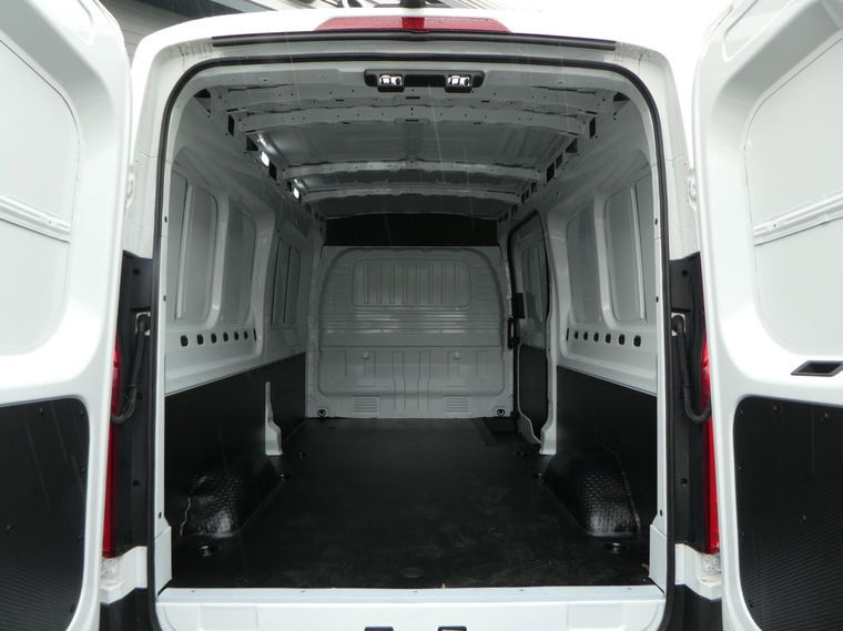 Maxus eDeliver 9