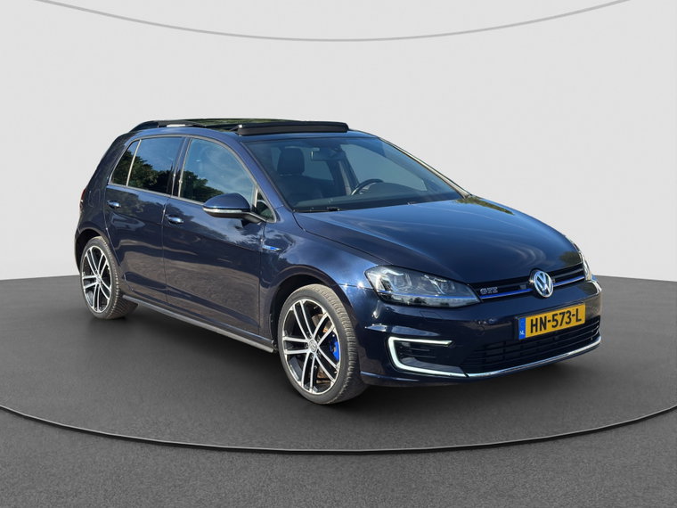Volkswagen Golf foto 1