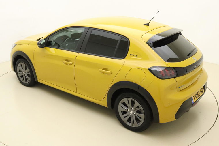 Peugeot e-208