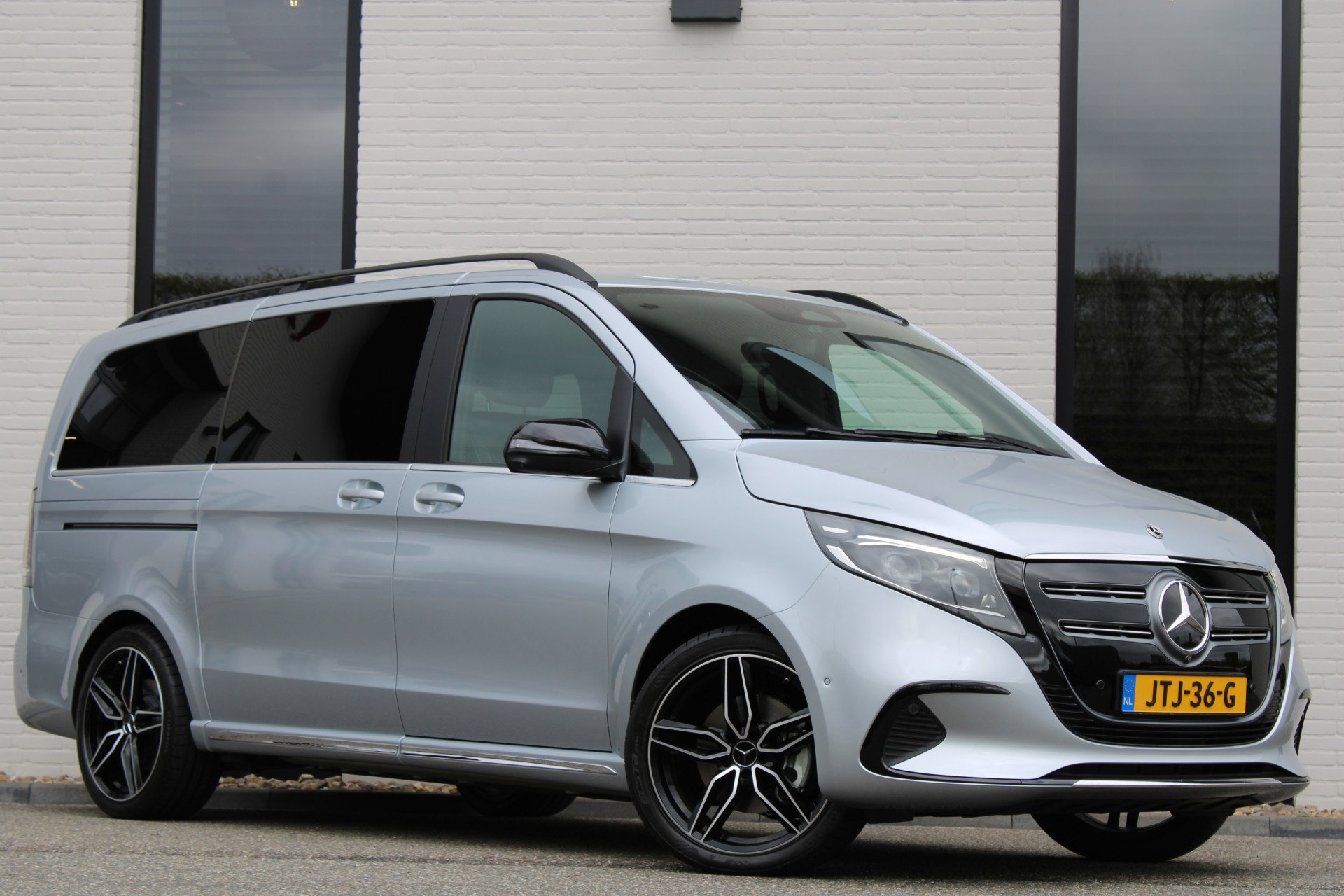 Foto van Mercedes-Benz EQV