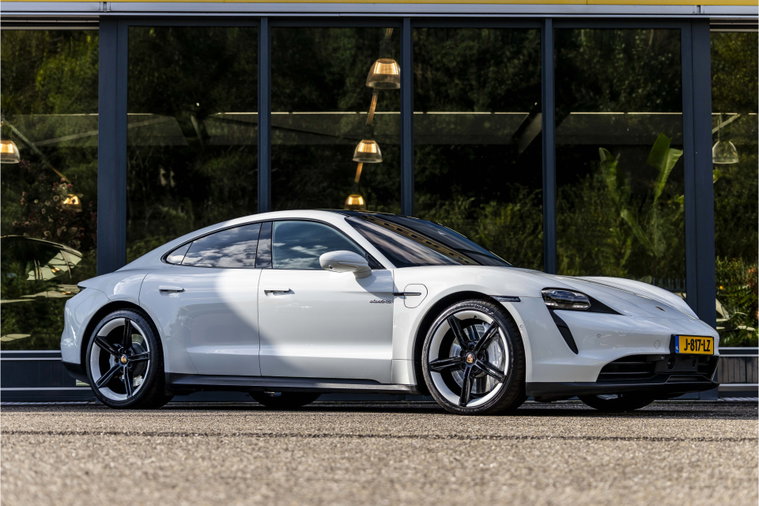Foto van Porsche Taycan