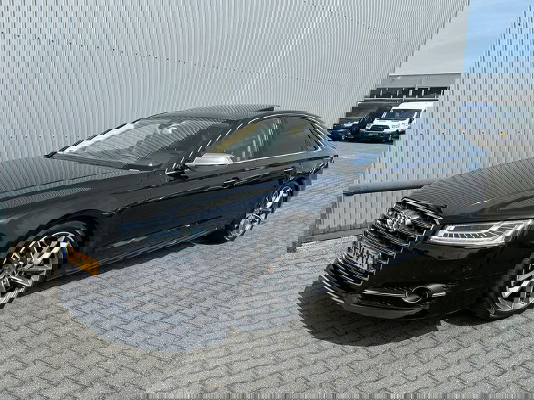 Foto van Audi S8