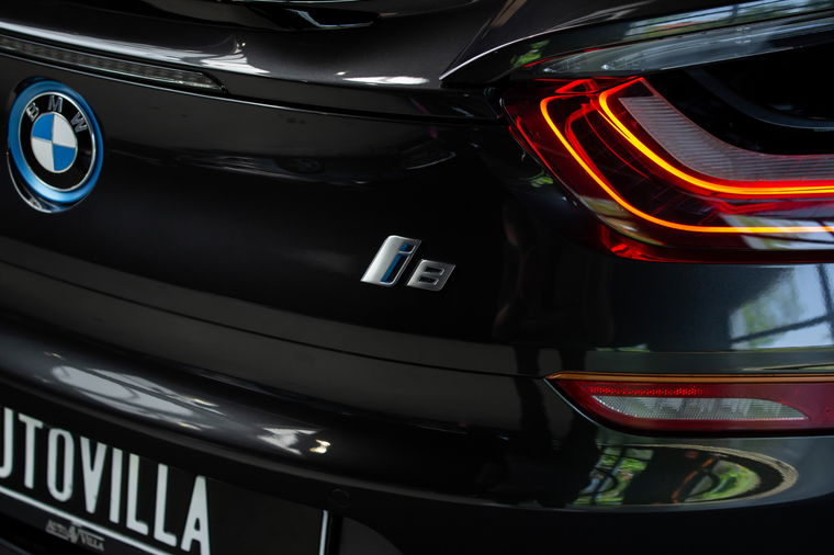 BMW i8 Roadster