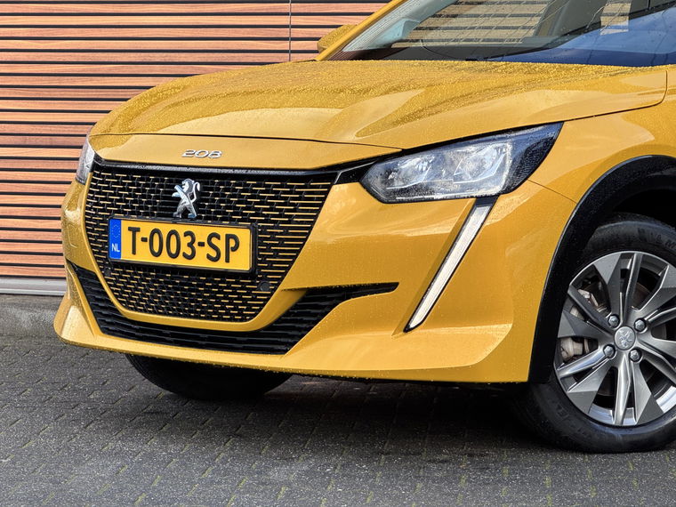 Peugeot e-208