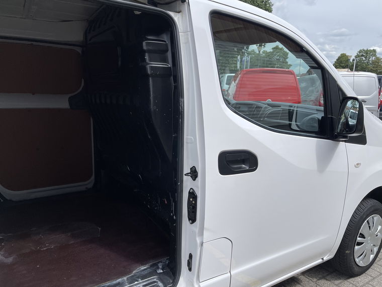 Nissan NV200
