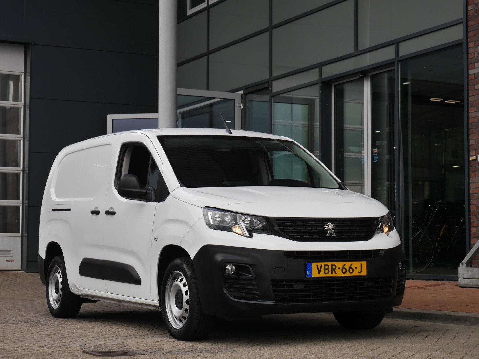 Foto van Peugeot Partner