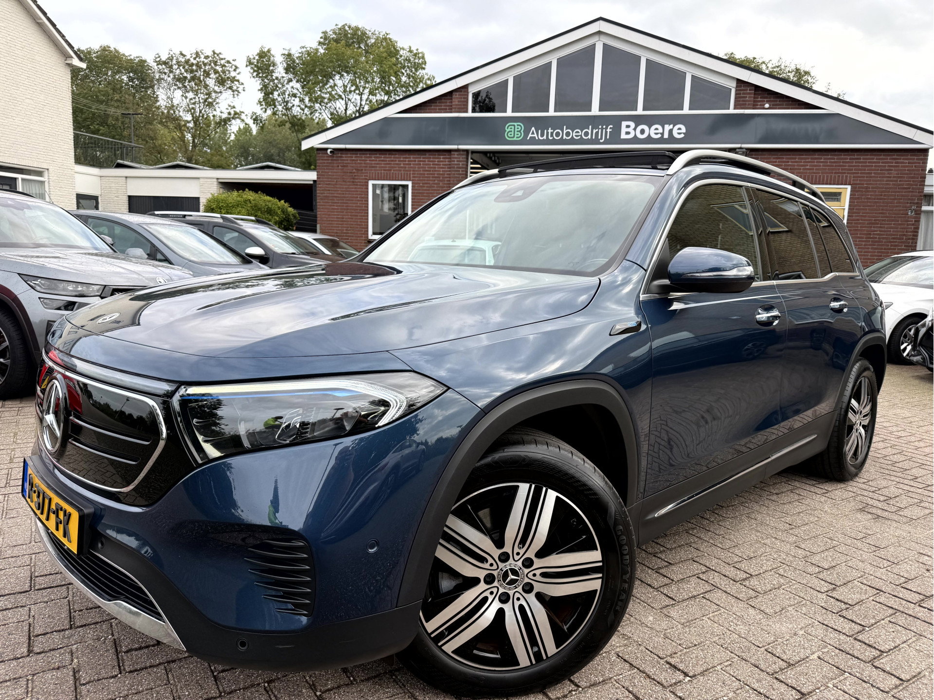 Foto van Mercedes-Benz EQB