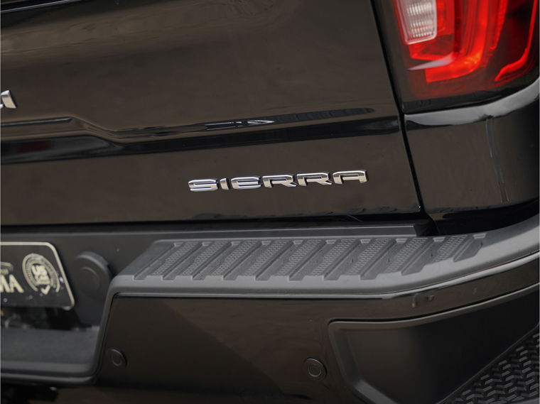 GMC Sierra