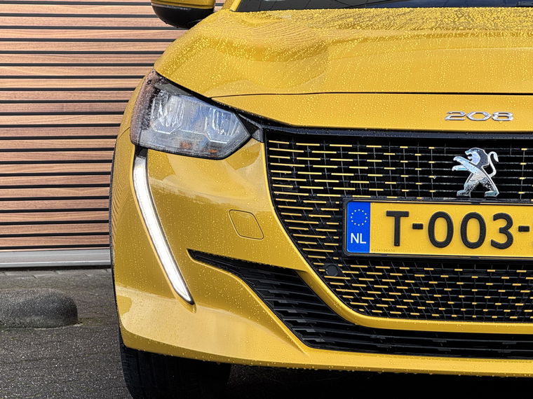 Peugeot e-208