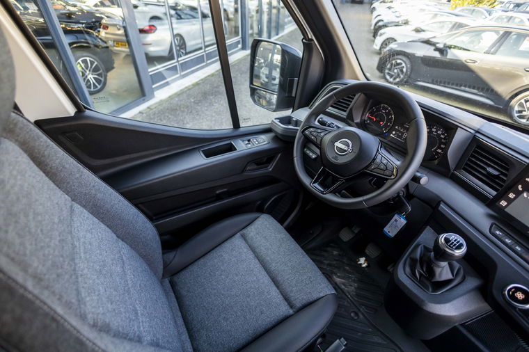 Nissan Interstar