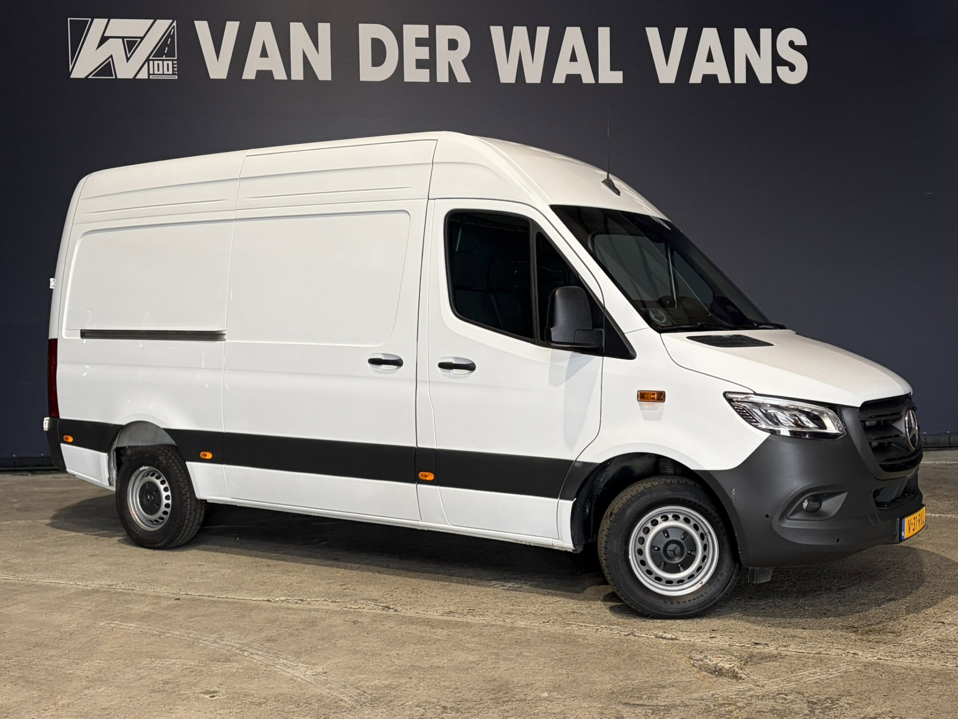 Mercedes-Benz Sprinter 317 CDI 170pk 9G-Tronic Automaat L2H2 Euro6 Airco | Camera | Navigatie | LED | Cruisecontrol | Stoelverwarming