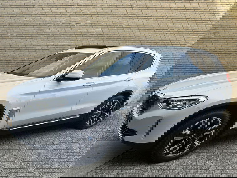 Foto van BMW iX3
