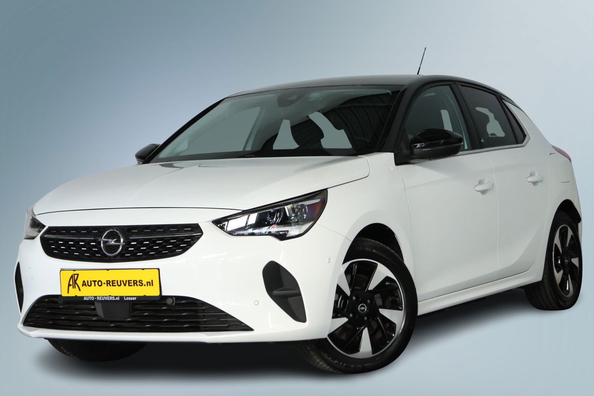 Foto van Opel CORSA-E