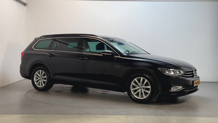 Volkswagen Passat foto 1