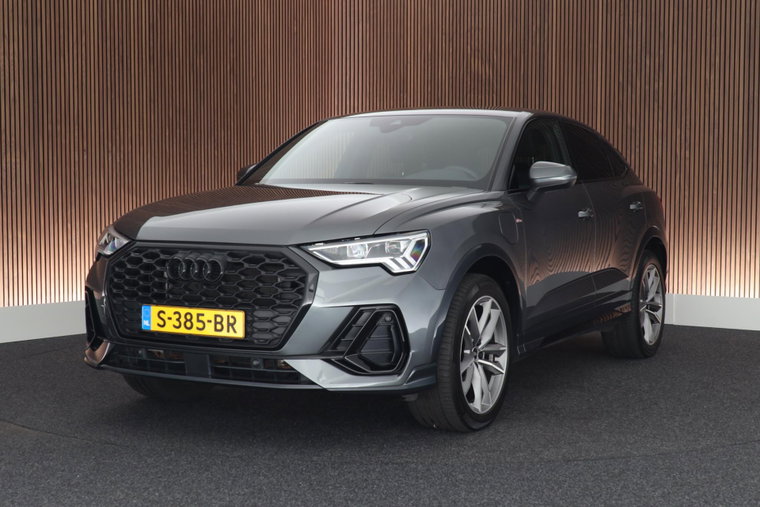 Audi Q3 foto 1